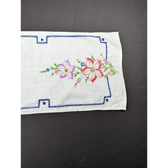 Vintage Table Runner White Colorful Floral Embroidered Rectangular 36 x 11.5 - Picture 3 of 4